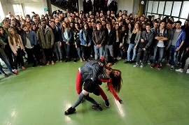 UN BACIO - Un tour di anteprime in tutta Italia rivolto ai ragazzi delle scuole