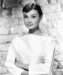 JACQUELINE HOYT - Scrivera' la serie su Audrey Hepburn