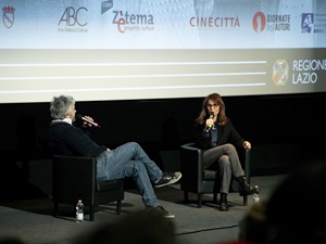 PROGETTI SCUOLA ABC - Paola Cortellesi ha incontrato gli studenti delle Scuole Superiori al Cinema Adriano di Roma